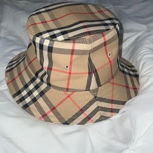 Burberry Toddler Hat Size: 2Y-3Y